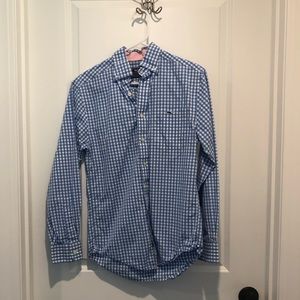 Vineyard vines button down shirt